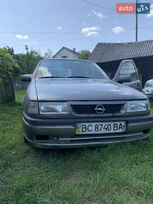 Седан Opel Vectra 1990 в Львове