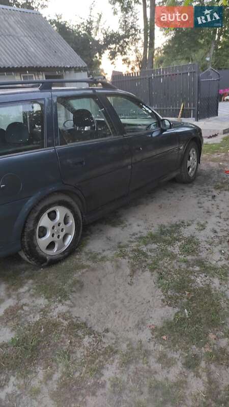 Универсал Opel Vectra 2000 в Сарнах