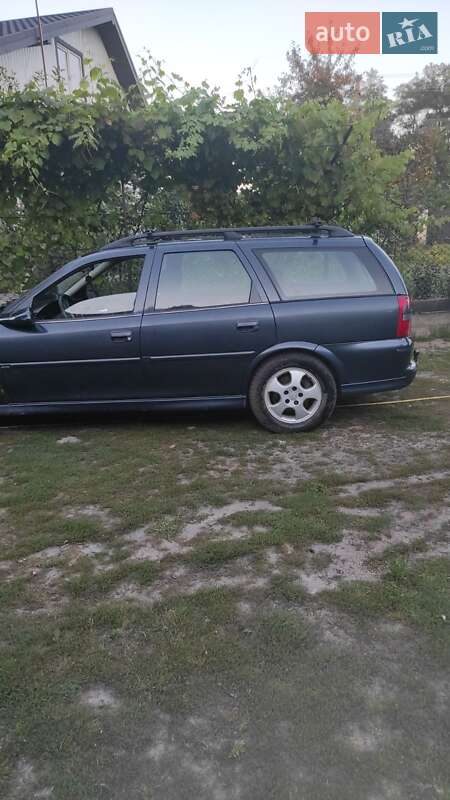 Универсал Opel Vectra 2000 в Сарнах