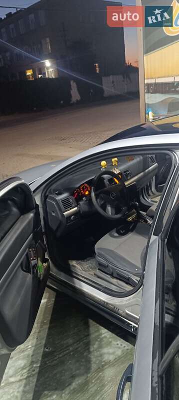 Седан Opel Vectra 2003 в Одесі