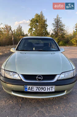 Седан Opel Vectra 1996 в Покрове