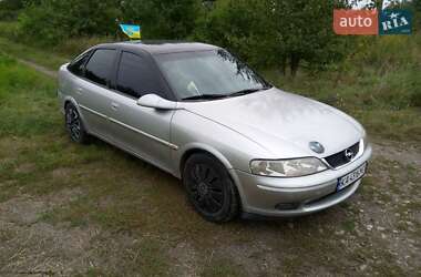 Ліфтбек Opel Vectra 1996 в Стрию