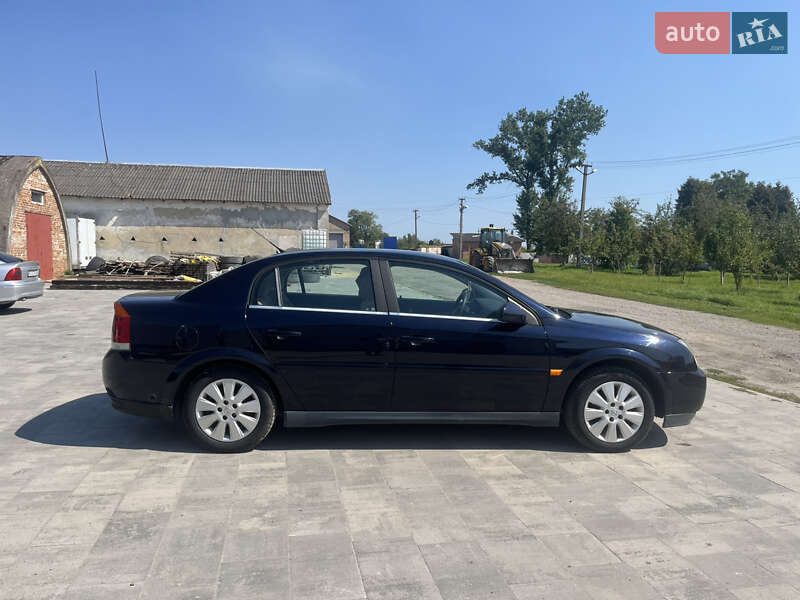 Седан Opel Vectra 2003 в Городку