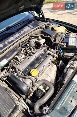 Седан Opel Vectra 2001 в 