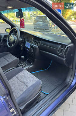 Седан Opel Vectra 1996 в 