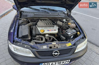 Седан Opel Vectra 1996 в 