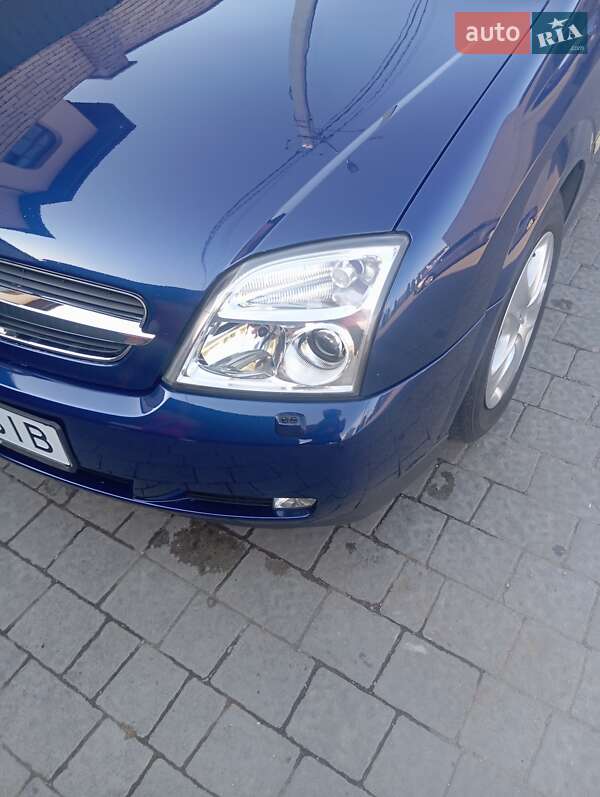 Седан Opel Vectra 2004 в Ивано-Франковске