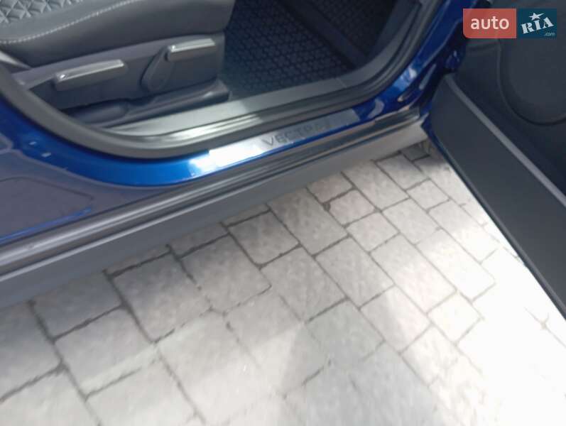 Седан Opel Vectra 2004 в Ивано-Франковске