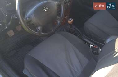 Седан Opel Vectra 2001 в 