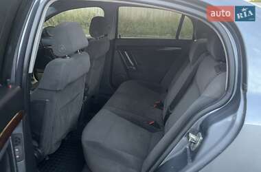 Седан Opel Vectra 2004 в 