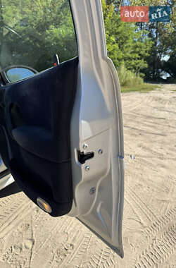 Седан Opel Vectra 2001 в Києві