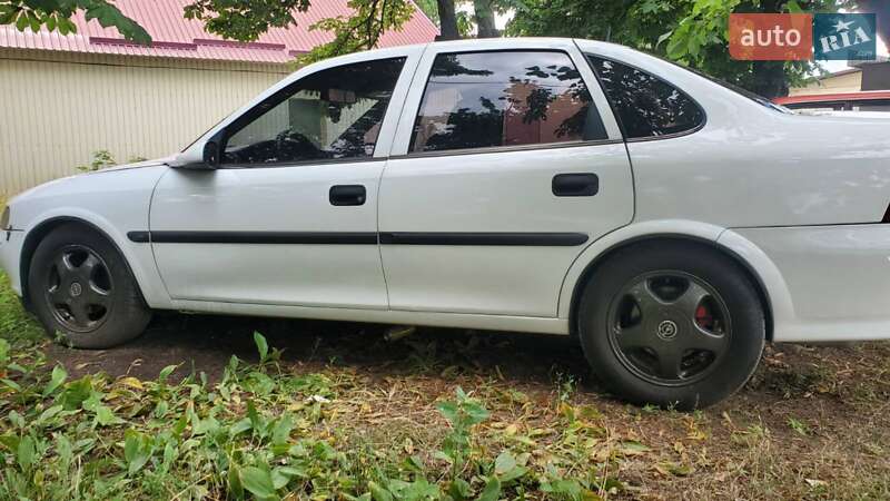 Седан Opel Vectra 1998 в Покрове