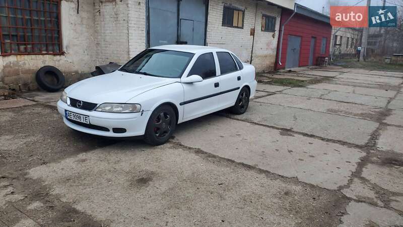 Седан Opel Vectra 1998 в Покрове