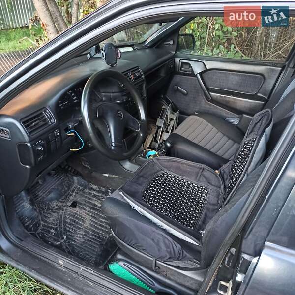 Седан Opel Vectra 1995 в Хмельницком