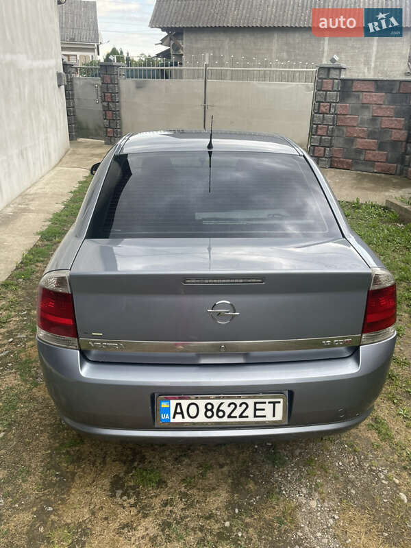 Седан Opel Vectra 2007 в Вышкове