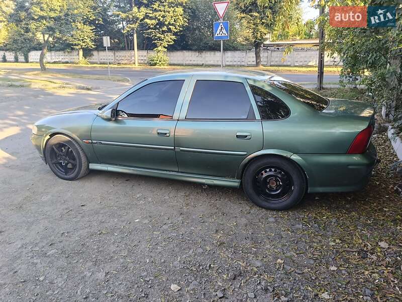 Седан Opel Vectra 2000 в Луцке