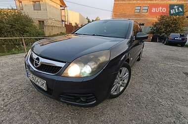 Лифтбек Opel Vectra 2006 в Жидачове