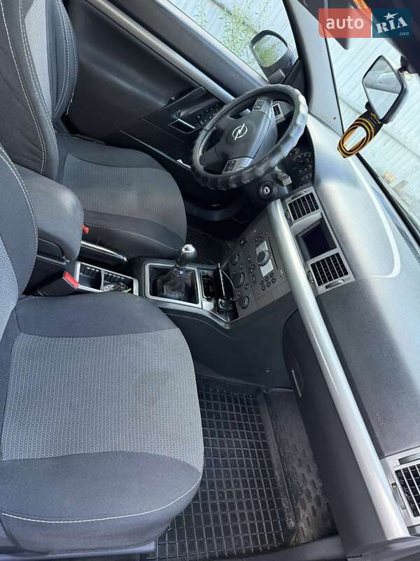 Седан Opel Vectra 2005 в Киеве