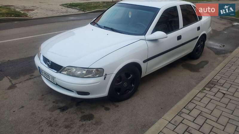 Седан Opel Vectra 1998 в Покрове