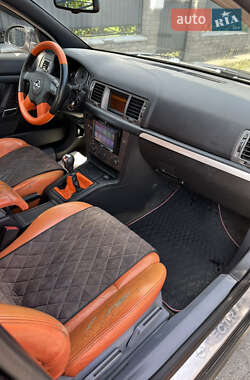 Седан Opel Vectra 2005 в 