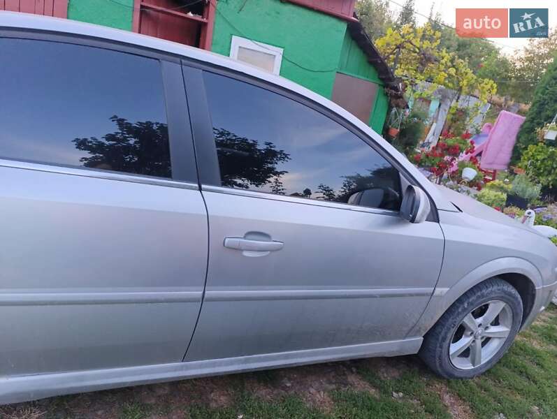 Ліфтбек Opel Vectra 2002 в Чернівцях фото 2 Ліфтбек Opel Vectra 2002 в Чернівцях