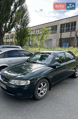 Седан Opel Vectra 1999 в Киеве