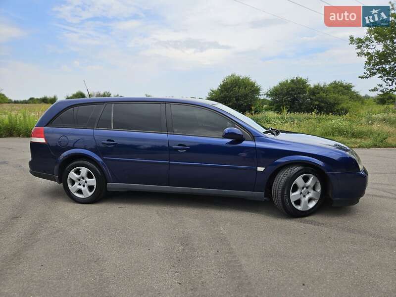 Универсал Opel Vectra 2003 в Обухове