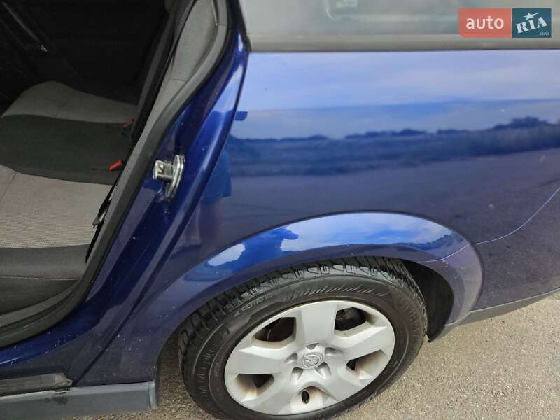Универсал Opel Vectra 2003 в Обухове
