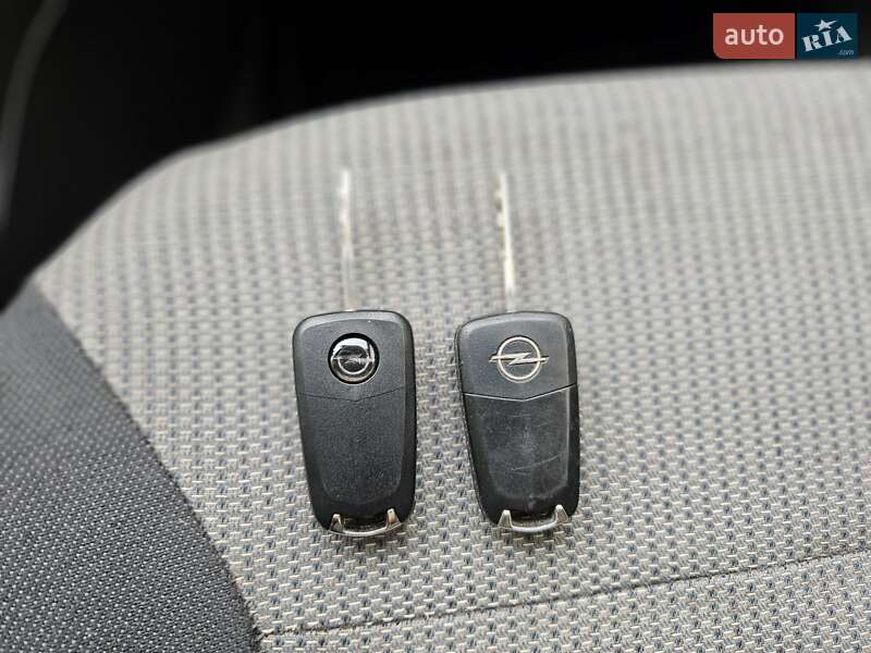 Универсал Opel Vectra 2003 в Обухове