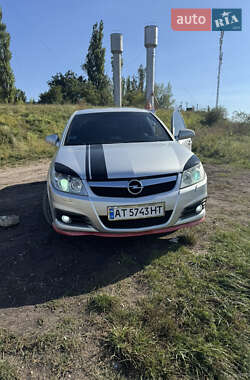 Седан Opel Vectra 2005 в Ивано-Франковске