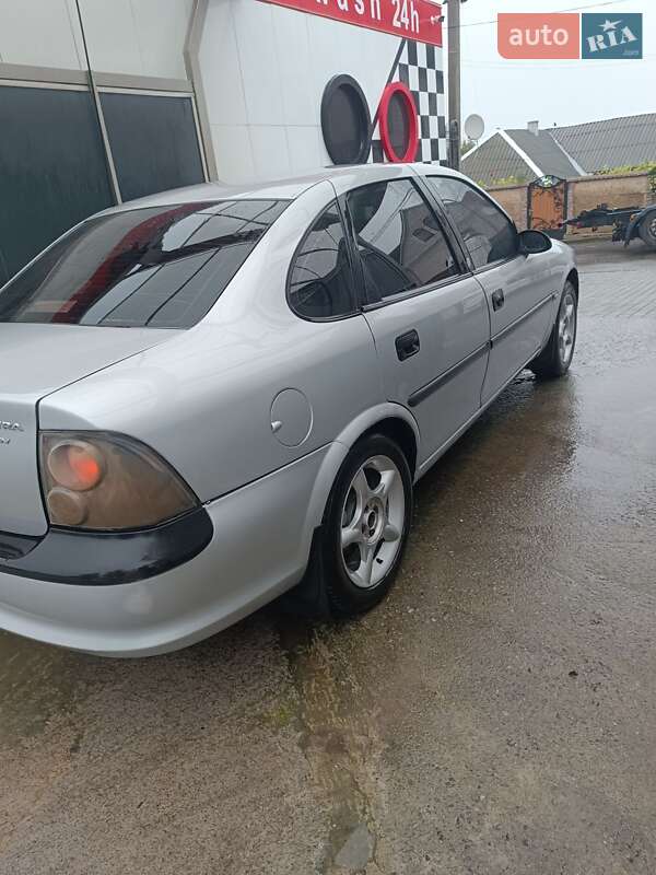 Седан Opel Vectra 1997 в Могилів-Подільському