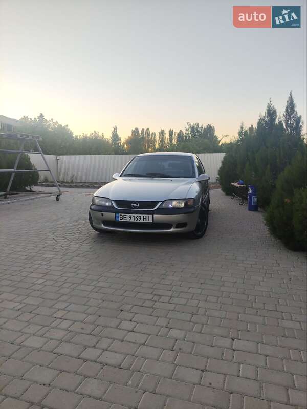 Седан Opel Vectra 1996 в Херсоне