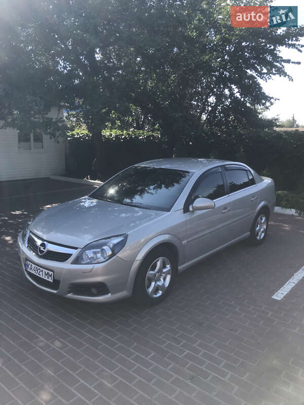 Седан Opel Vectra 2008 в Прилуках