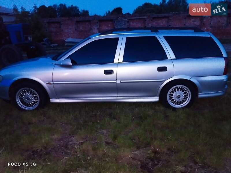 Универсал Opel Vectra 2000 в Вышгороде