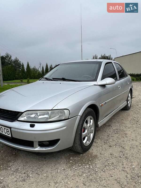 Седан Opel Vectra 2001 в Самборе
