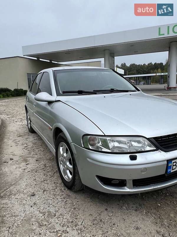 Седан Opel Vectra 2001 в Самборе