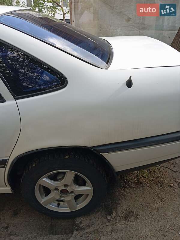 Седан Opel Vectra 1989 в Глевахе