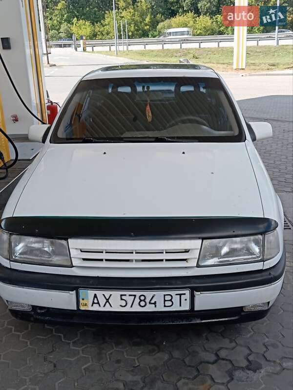 Седан Opel Vectra 1989 в Глевахе