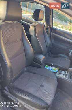 Седан Opel Vectra 2004 в 