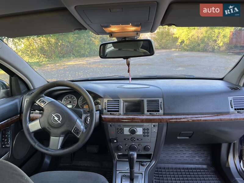 Седан Opel Vectra 2005 в Чутове