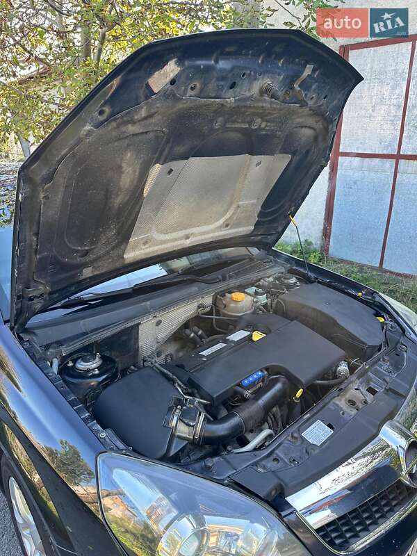 Седан Opel Vectra 2008 в Староконстантинове