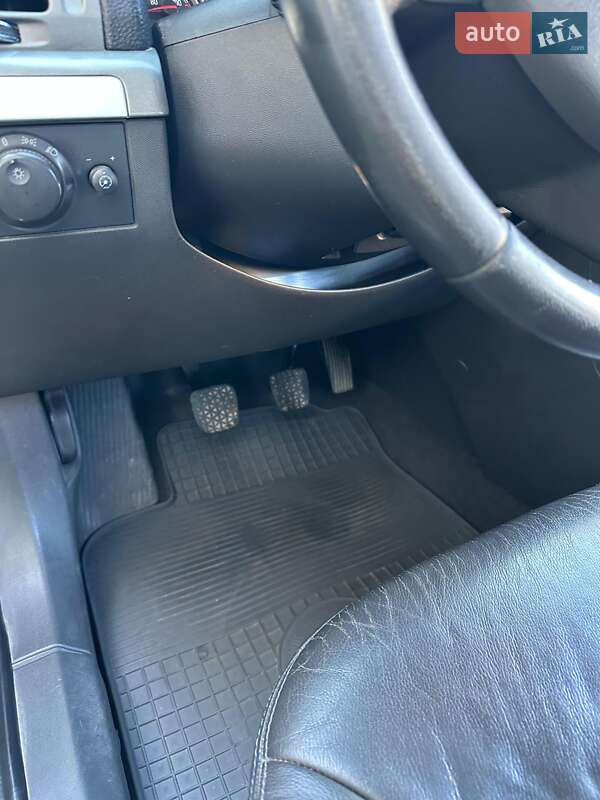 Седан Opel Vectra 2008 в Староконстантинове