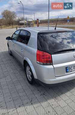 Лифтбек Opel Vectra 2003 в Мостиске
