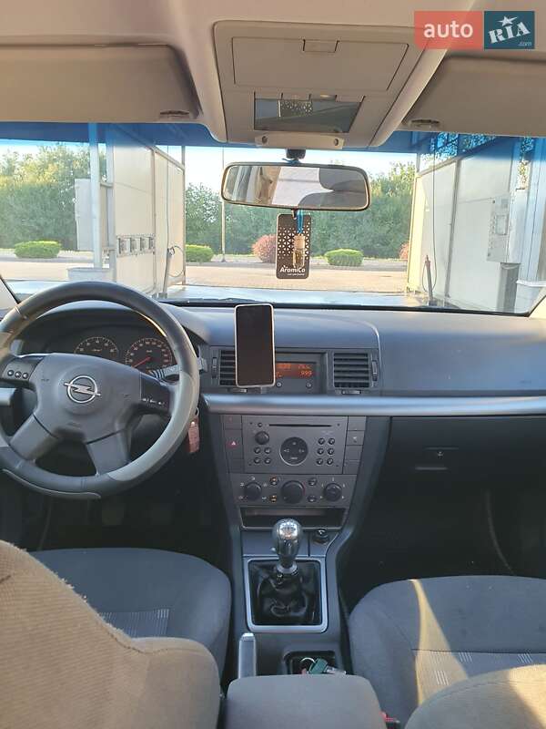 Седан Opel Vectra 2004 в Мукачево