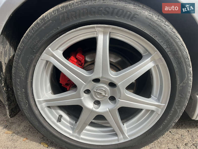 Седан Opel Vectra 2004 в Києві