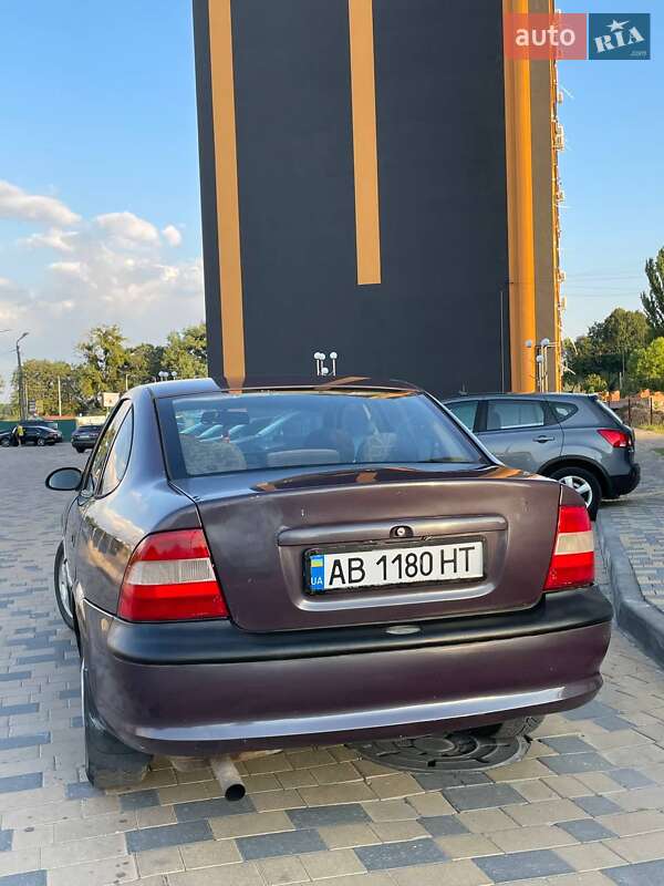 Седан Opel Vectra 1996 в Виннице