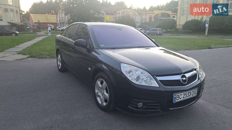Лифтбек Opel Vectra 2006 в Новояворовске