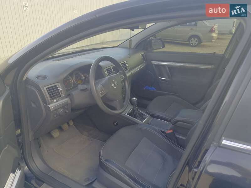 Седан Opel Vectra 2006 в Киеве