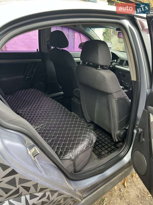 Седан Opel Vectra 2003 в Тростянці