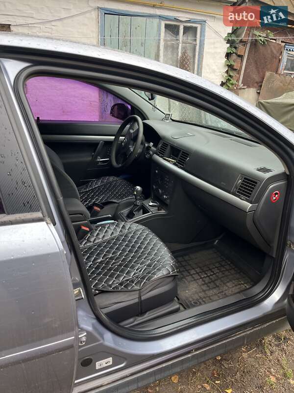 Седан Opel Vectra 2003 в Тростянці